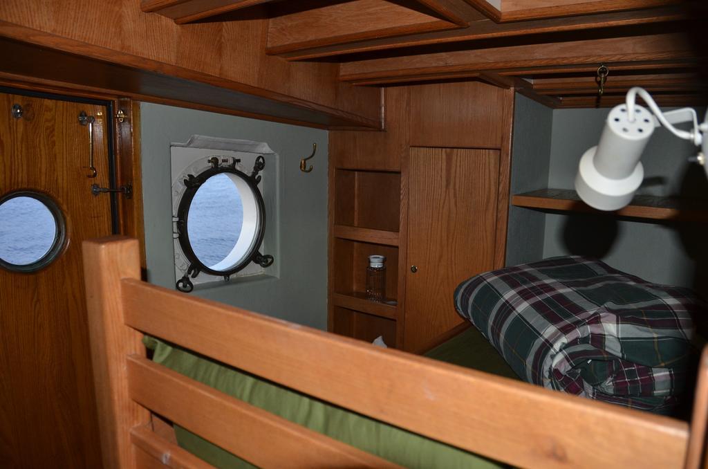 Swept Away Inn Port Alberni Ruang foto
