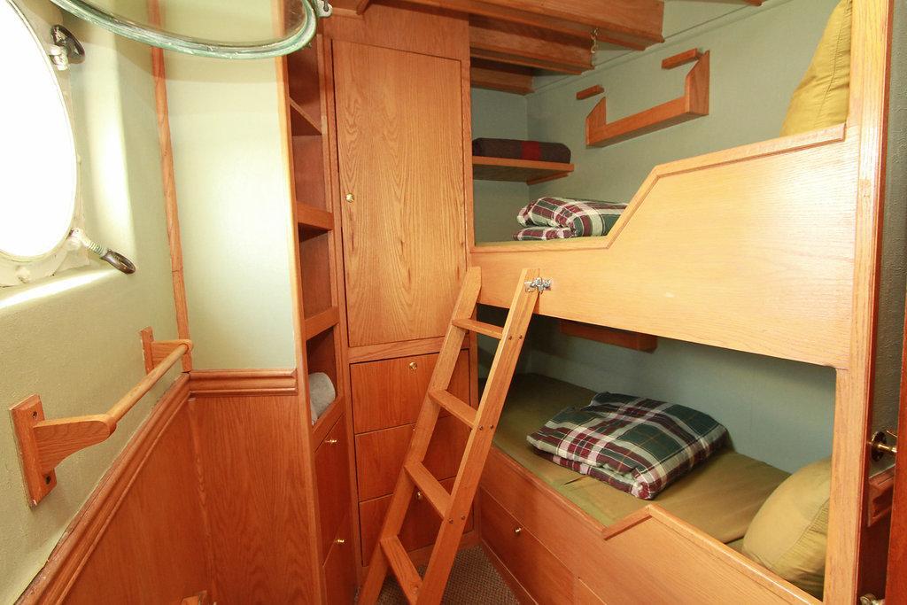 Swept Away Inn Port Alberni Bagian luar foto